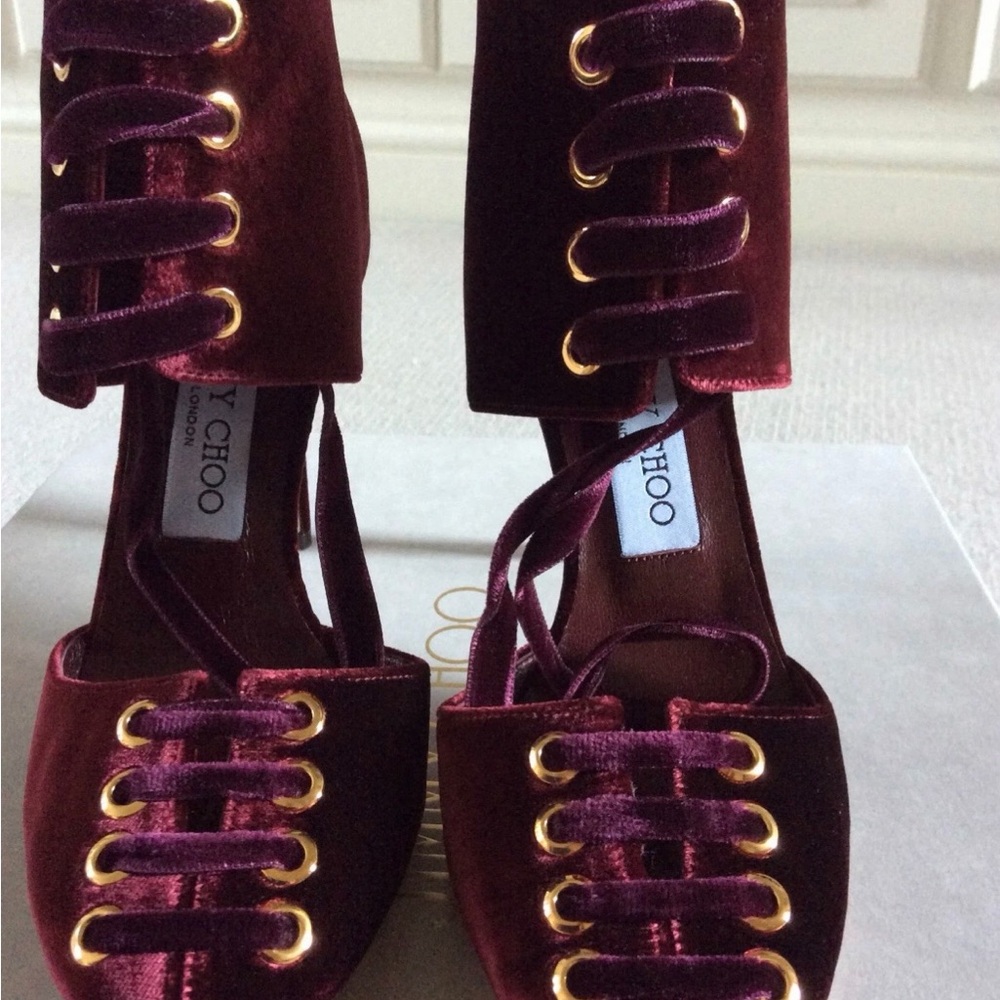 Jimmy Choo Burgundy Velvet lace up heals/pumps 38.5 - Picture 2 of 4